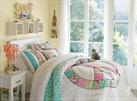 Female youth bedroom decor layouts