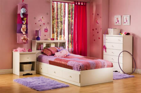 Decorating Girl Bedroom in pink and purple