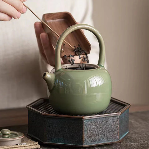 Retro Celadon Ceramics Teapot Chinese Small Pot with Filter Kung Fu Teaware Single Pot Loop-Handled Tea Kettle Tea Maker