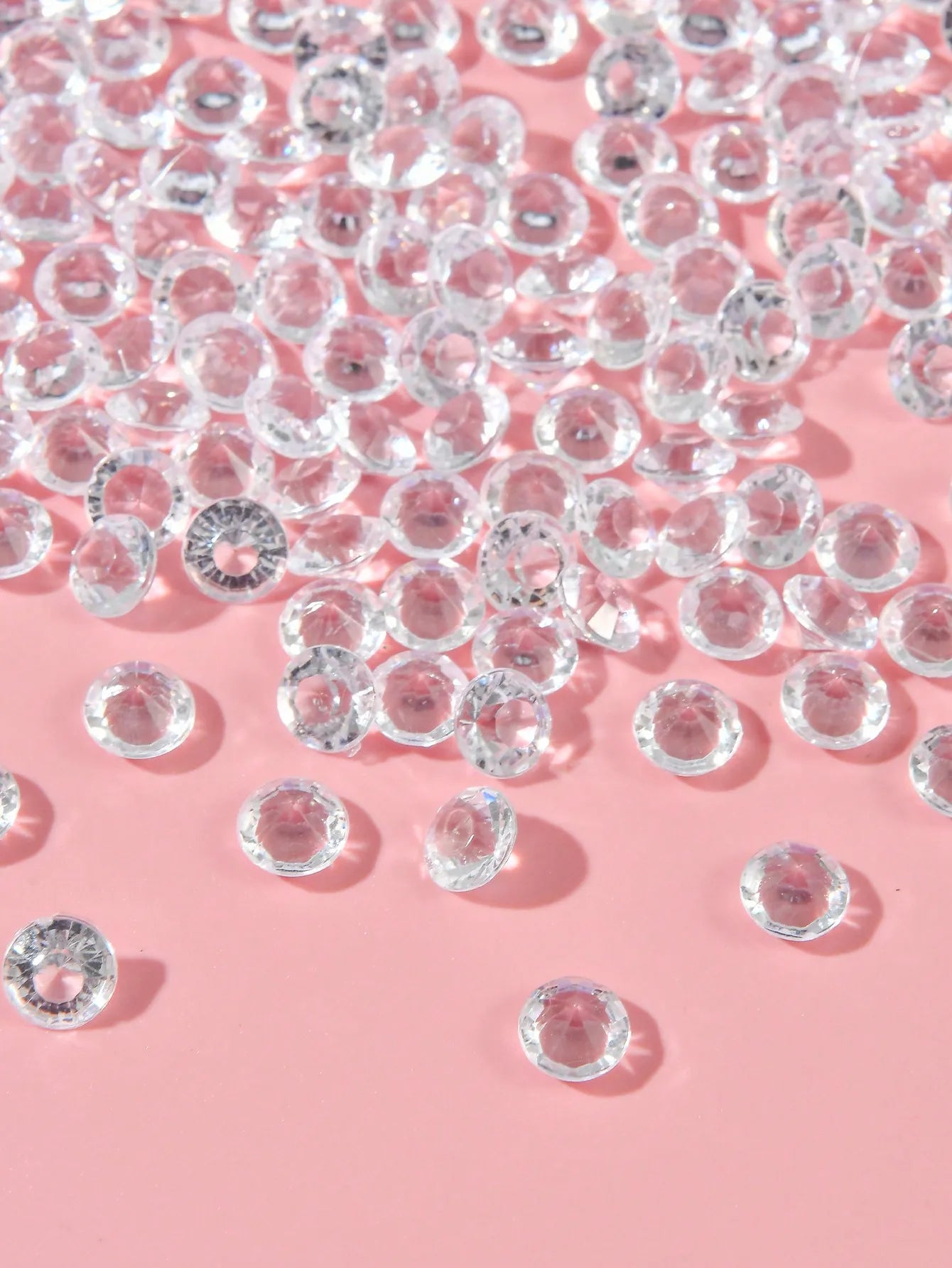 50PCS Diamond Table Acrylic Crystal Scatter Gemstones Are Used to DIY Fill Vases for Birthday Gift Party Table Decorations
