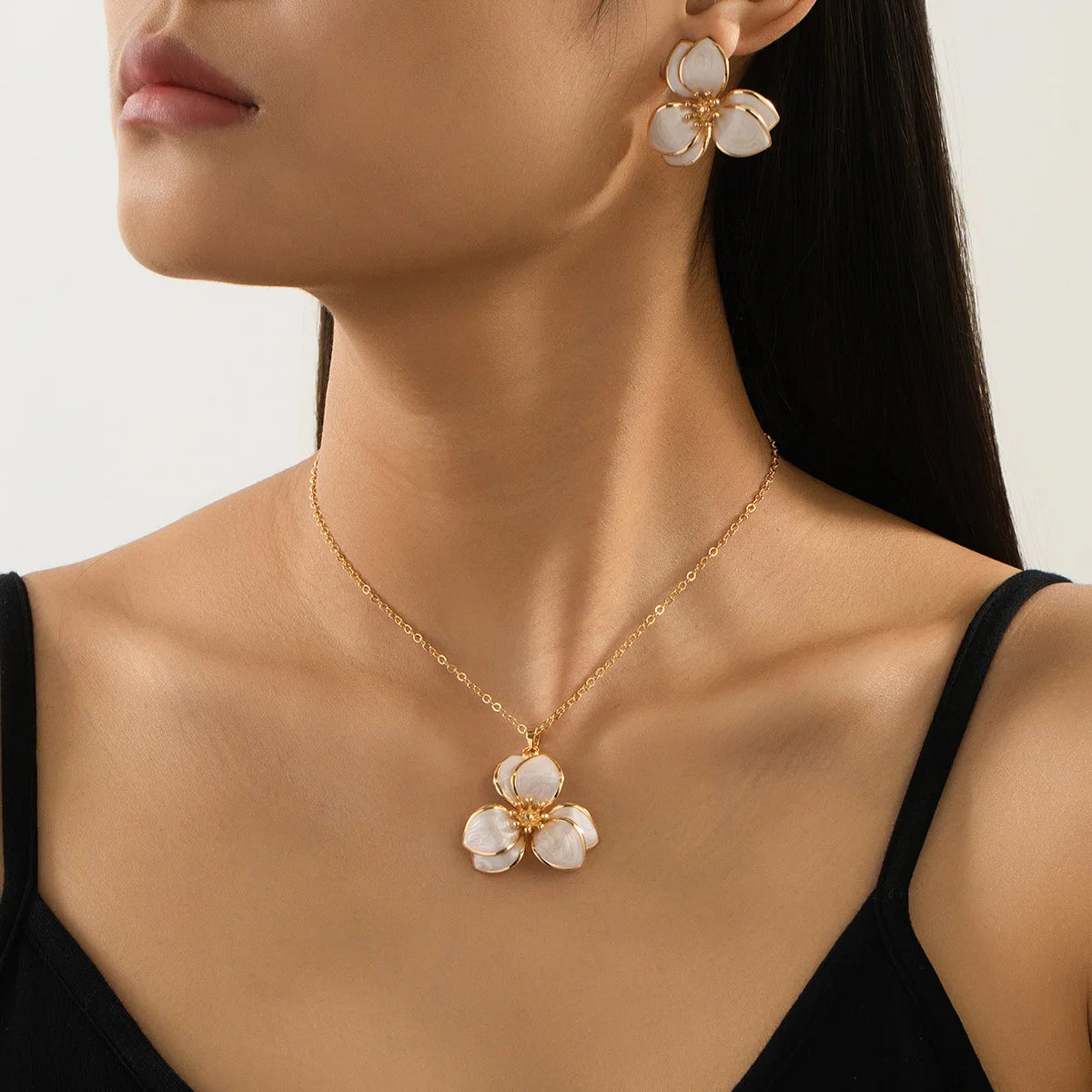 New Trendy Green Enamel Flowers Pendant Necklace for Women Fashion Luxury Girls Lucky Chain Birthday Earring Post Jewelry Gifts