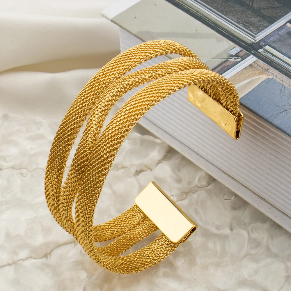 Dubai Gold Color Bracelet for Women Classic Fashion Rust Proof Large Chain Girl Wrist Jewelry New Design Cuban Bangle Party Gift