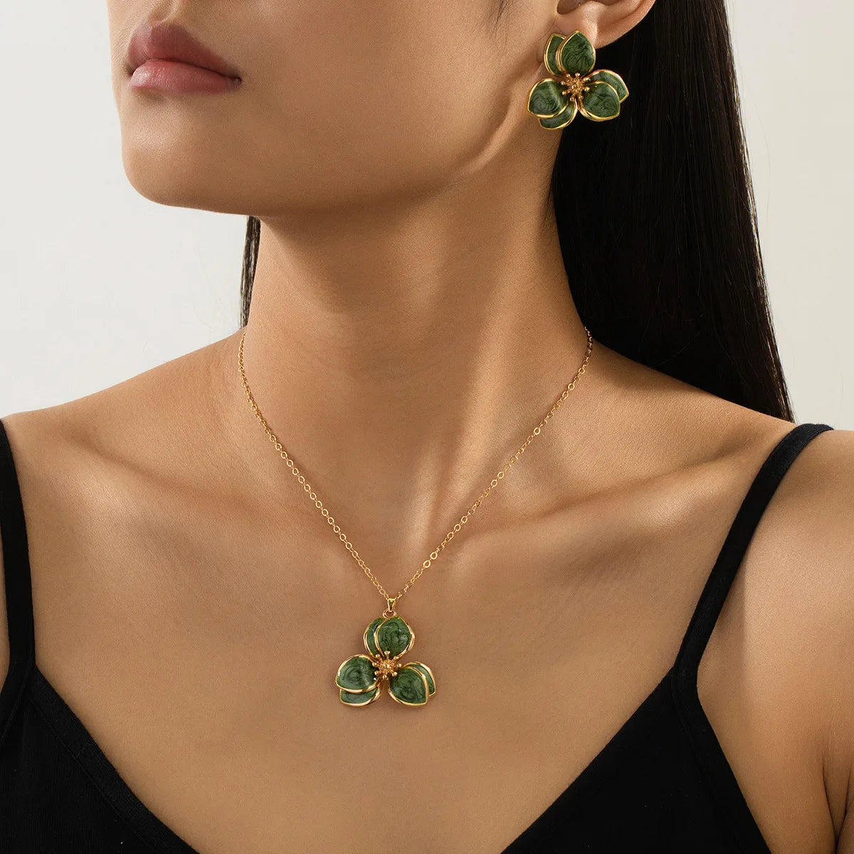 New Trendy Green Enamel Flowers Pendant Necklace for Women Fashion Luxury Girls Lucky Chain Birthday Earring Post Jewelry Gifts