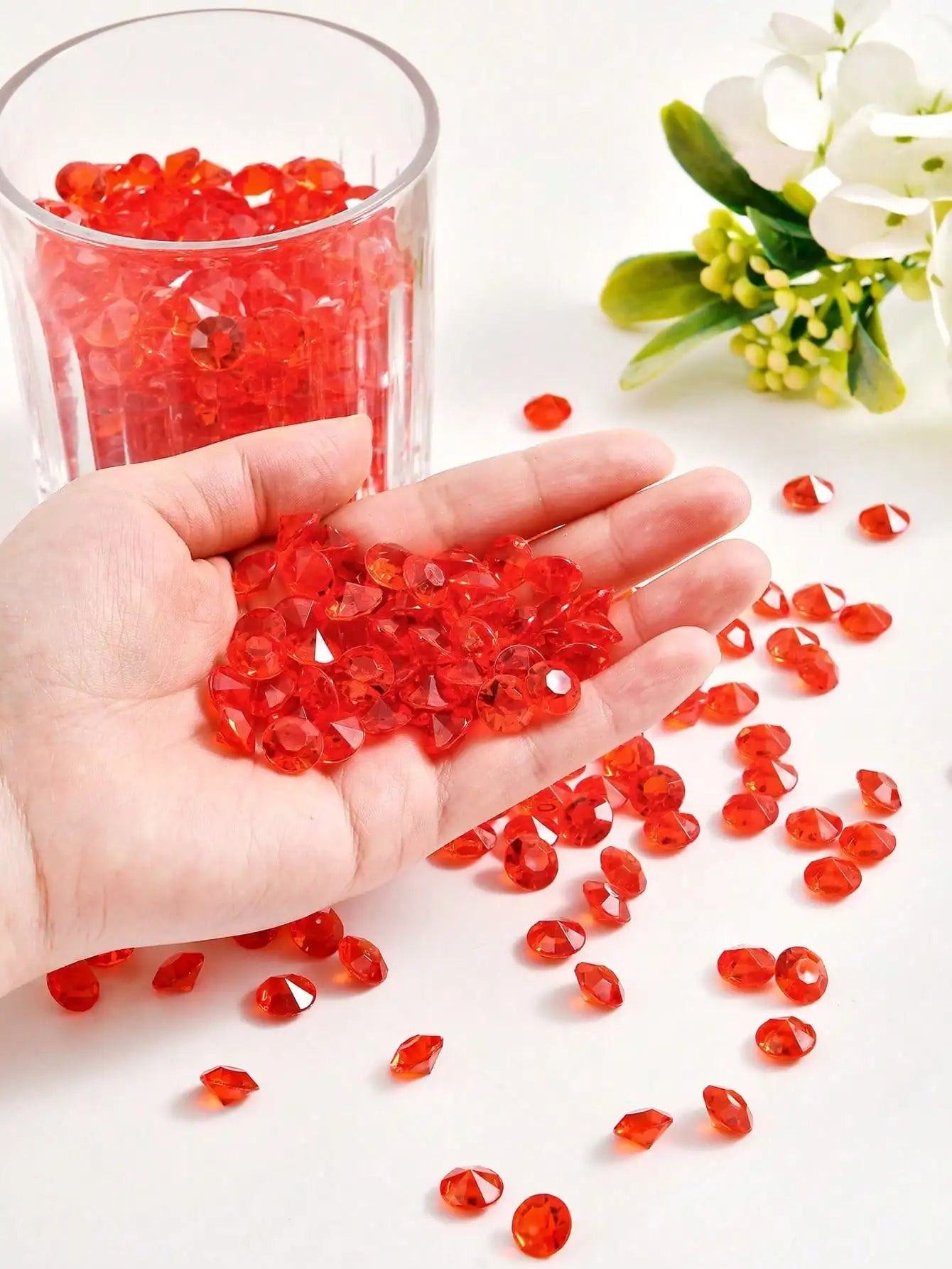 50PCS Diamond Table Acrylic Crystal Scatter Gemstones Are Used to DIY Fill Vases for Birthday Gift Party Table Decorations