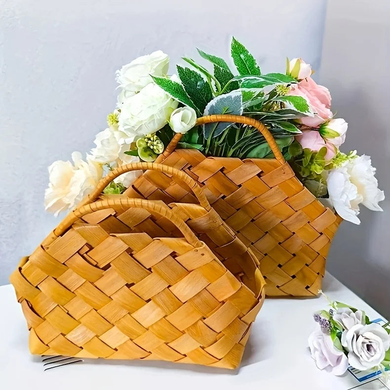 A handmade gift basket, a romantic flower basket, suitable for home and living room decoration