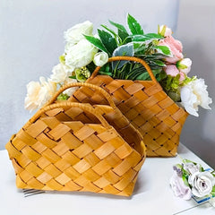A handmade gift basket, a romantic flower basket, suitable for home and living room decoration