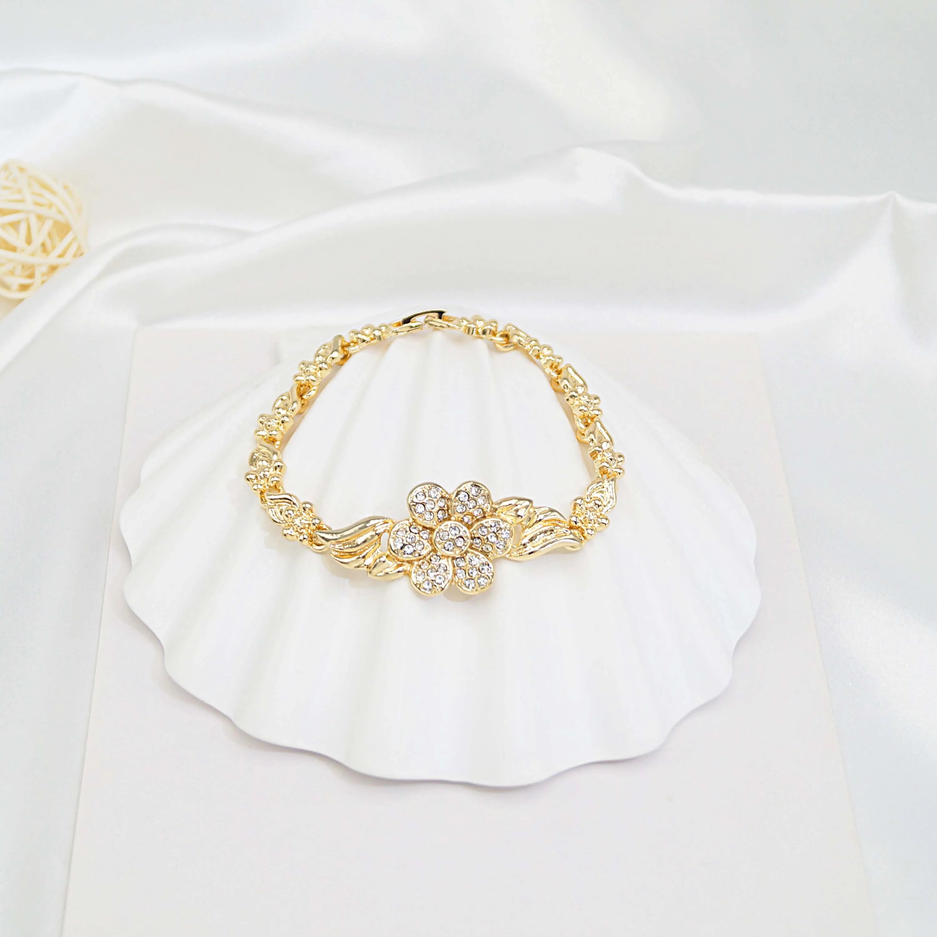 Elegant Women's Jewelry Set with Exquisite Flower Pendant Necklace Earrings  Ring and Gold-plated Bracelet Holiday Gifts