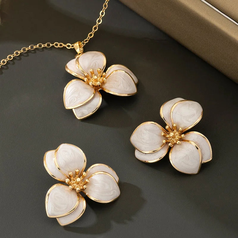 New Trendy Green Enamel Flowers Pendant Necklace for Women Fashion Luxury Girls Lucky Chain Birthday Earring Post Jewelry Gifts