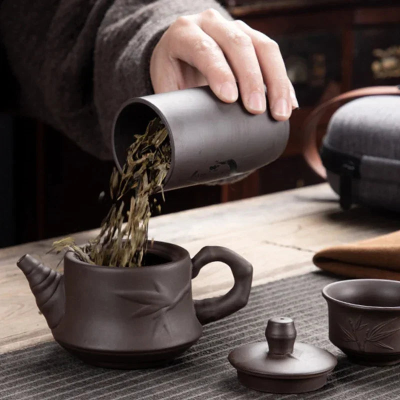 Purple Clay Kung Fu Teapot 230ml Chinese Porcelain Yixing Zisha Tea Pot 4 Cups Kung Fu Travel Tea Cup Handmade Tea Pot Cup Set