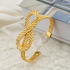 Dubai Gold Color Bracelet for Women Classic Fashion Rust Proof Large Chain Girl Wrist Jewelry New Design Cuban Bangle Party Gift